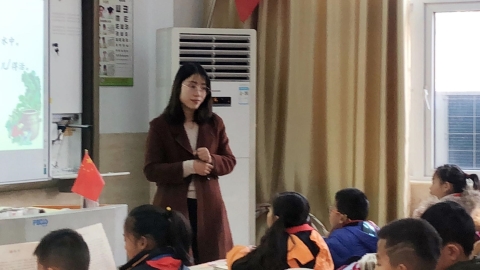 左倩