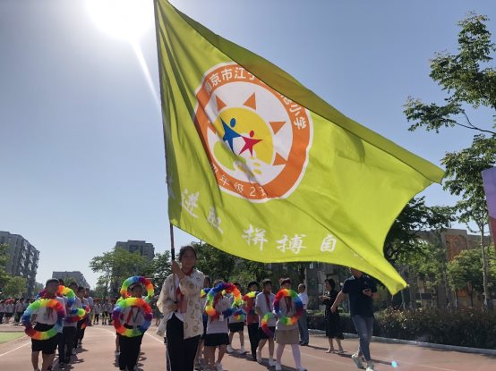 X:\行政工作\德育处\活动\2021上半年（2020-2021学年第二学期）\2021.6.1入队仪式、运动会\照片：2021.6.1体育艺术节开幕式\IMG_3711.JPG