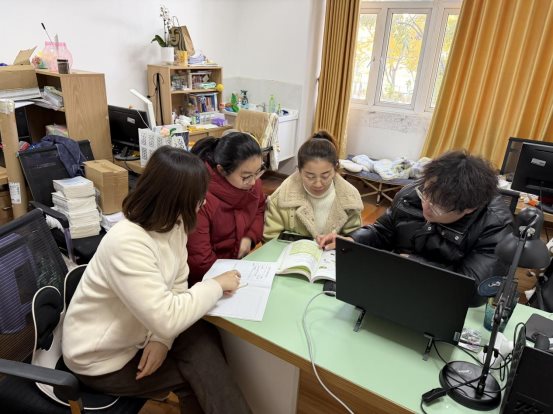 CFB07A375386E83A30C6D872253283C8